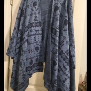 Disney Frozen blanket kimono